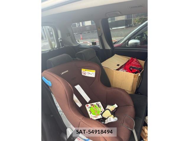Toyota VOXY 2011-09 8528148-11