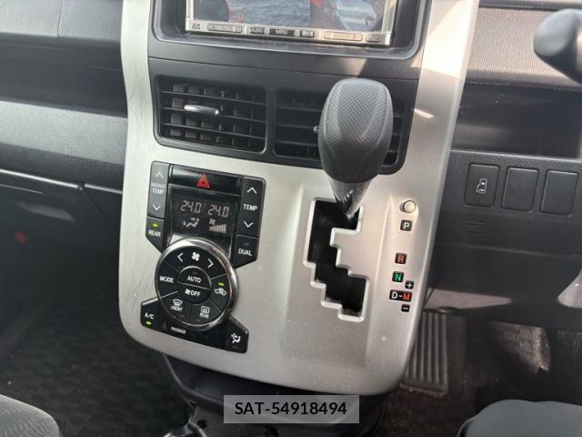 Toyota VOXY 2011-09 8528148-18