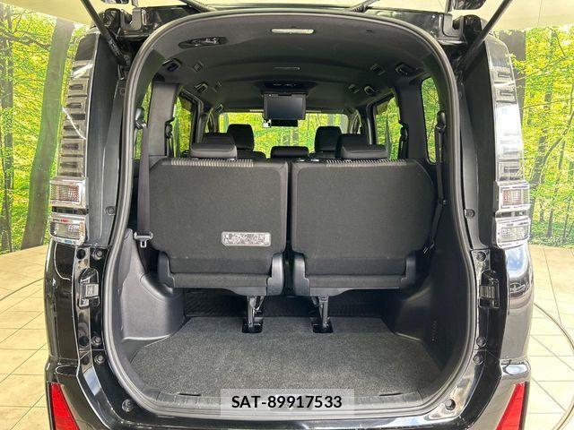 Toyota VOXY 2017-07 8528135-10