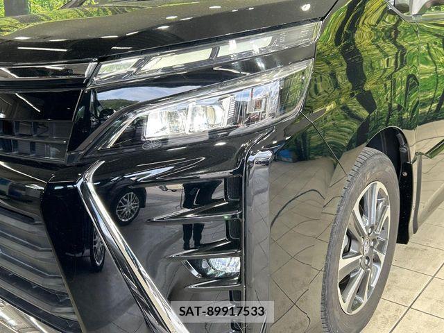 Toyota VOXY 2017-07 8528135-12