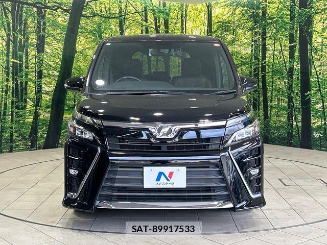 Toyota VOXY 2017-07 8528135-14