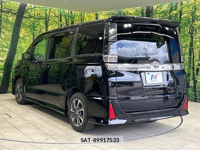 Toyota VOXY 2017-07 8528135-17