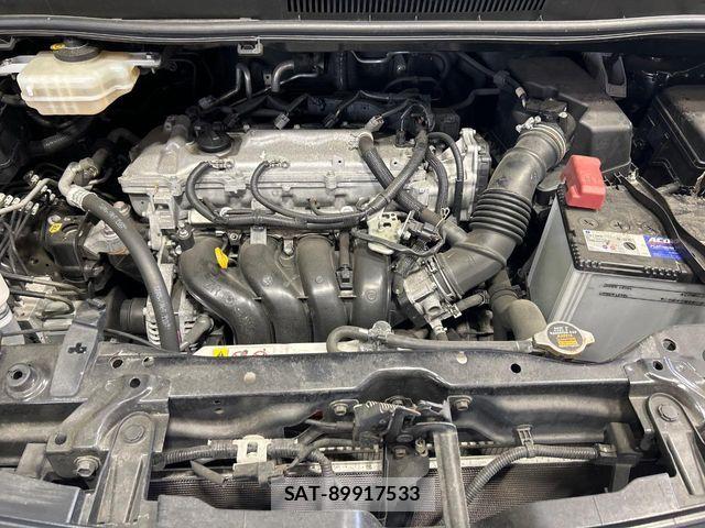 Toyota VOXY 2017-07 8528135-18