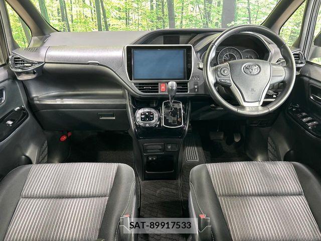 Toyota VOXY 2017-07 8528135-1