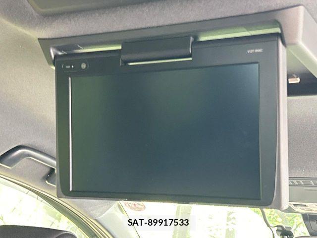 Toyota VOXY 2017-07 8528135-3