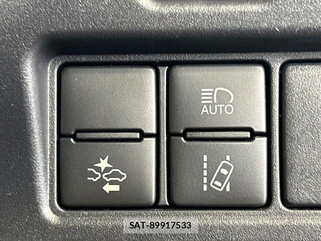 Toyota VOXY 2017-07 8528135-6