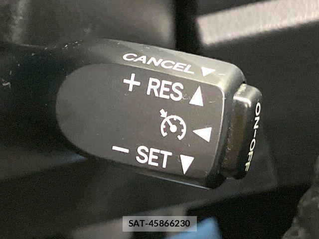 Toyota VOXY 2018-09 8528130-6