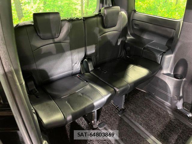 Toyota VOXY 2018-04 8528116-9
