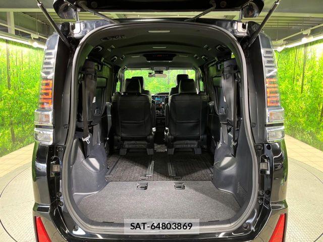 Toyota VOXY 2018-04 8528116-10