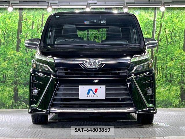 Toyota VOXY 2018-04 8528116-14
