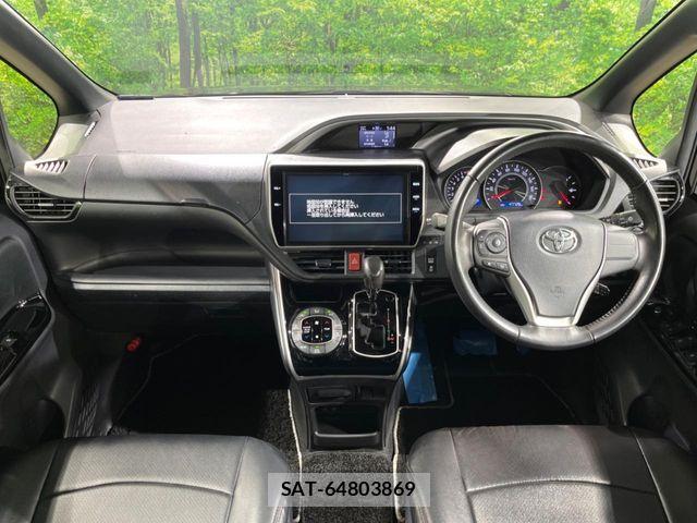 Toyota VOXY 2018-04 8528116-1