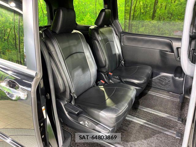 Toyota VOXY 2018-04 8528116-8