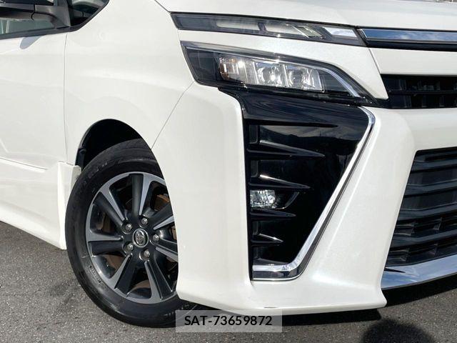 Toyota VOXY 2018-04 8528134-11