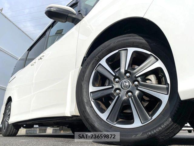 Toyota VOXY 2018-04 8528134-12