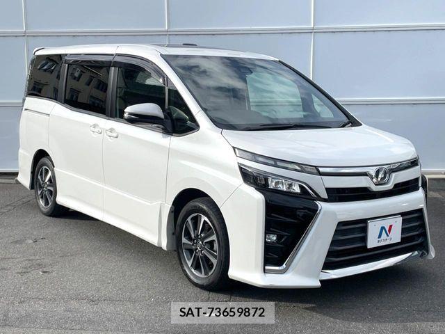 Toyota VOXY 2018-04 8528134-15