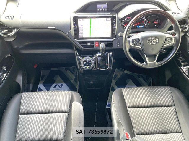 Toyota VOXY 2018-04 8528134-1
