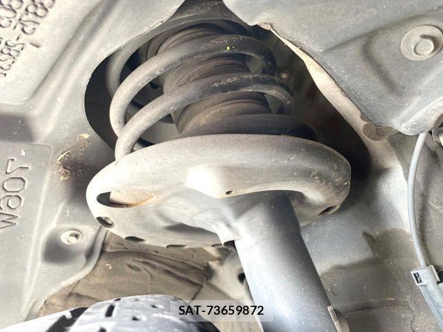 Toyota VOXY 2018-04 8528134-19