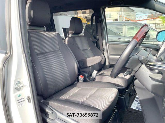 Toyota VOXY 2018-04 8528134-7