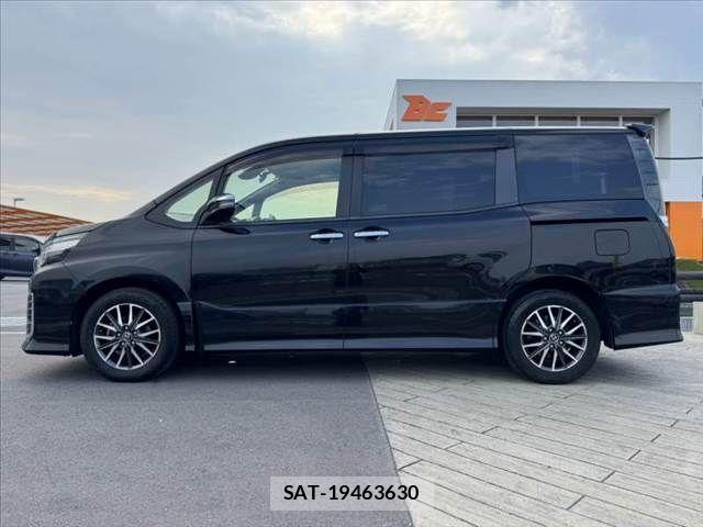 Toyota VOXY 2017-02 8528140-10