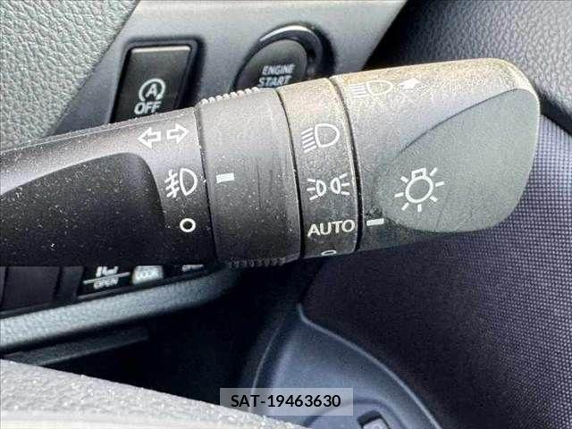 Toyota VOXY 2017-02 8528140-21