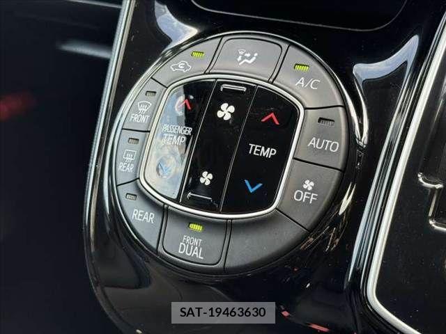 Toyota VOXY 2017-02 8528140-23