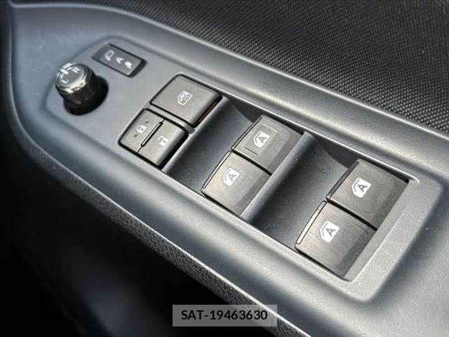 Toyota VOXY 2017-02 8528140-24