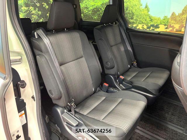 Toyota VOXY 2019-12 8528112-10