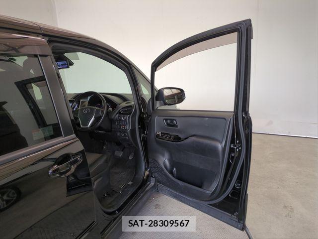 Toyota VOXY 2017-12 8528139-29