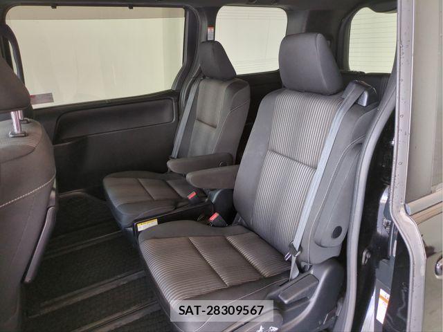 Toyota VOXY 2017-12 8528139-4