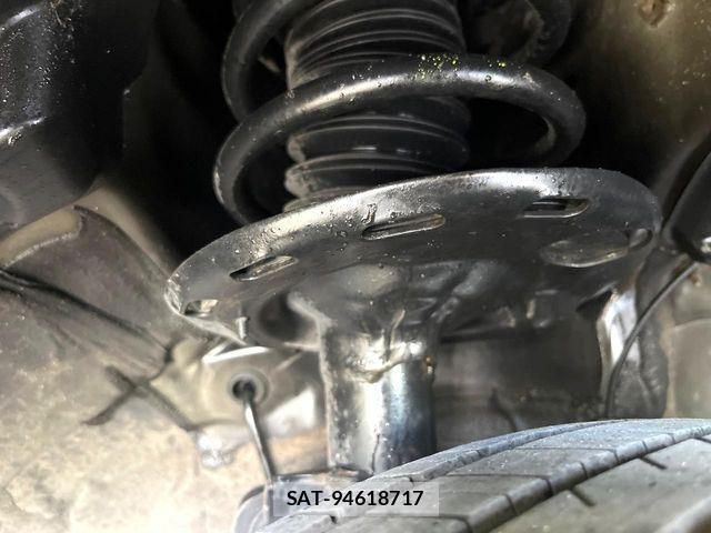 Toyota VOXY 2019-07 8528121-19