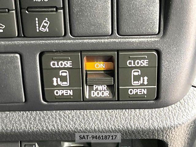 Toyota VOXY 2019-07 8528121-3