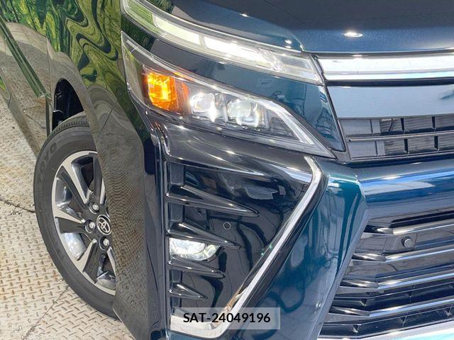 Toyota VOXY 2021-07 8528111-12