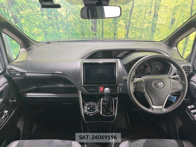 Toyota VOXY 2021-07 8528111-1