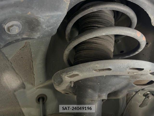 Toyota VOXY 2021-07 8528111-19