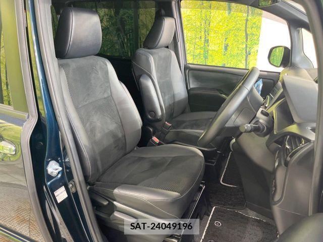 Toyota VOXY 2021-07 8528111-7