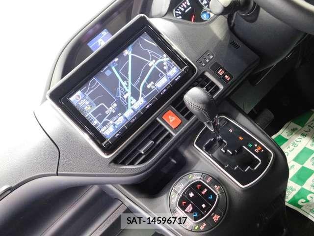 Toyota VOXY 2015-11 8528138-9