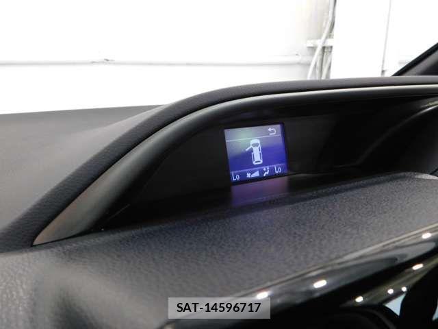 Toyota VOXY 2015-11 8528138-16