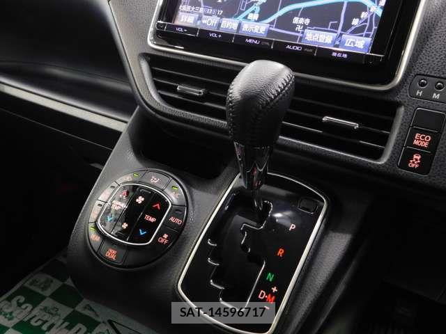 Toyota VOXY 2015-11 8528138-18