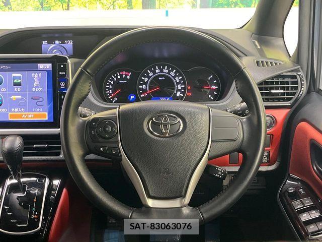 Toyota VOXY 2018-09 8528119-11