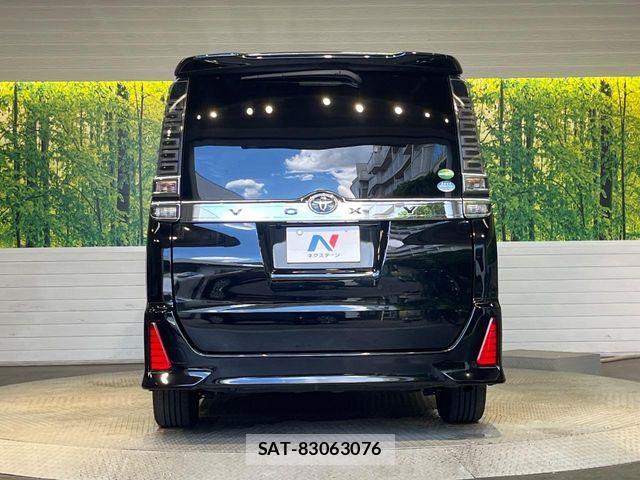 Toyota VOXY 2018-09 8528119-15