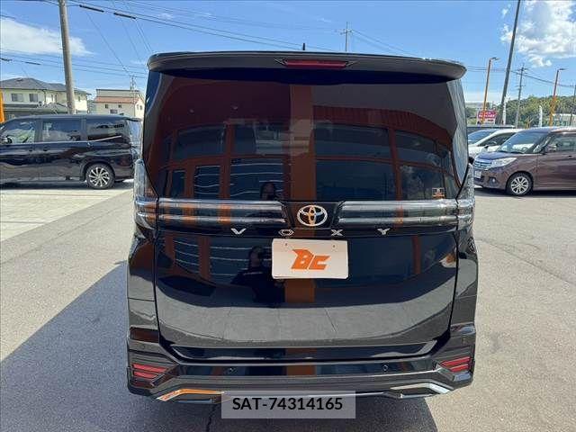 Toyota VOXY 2022-10 8528103-13