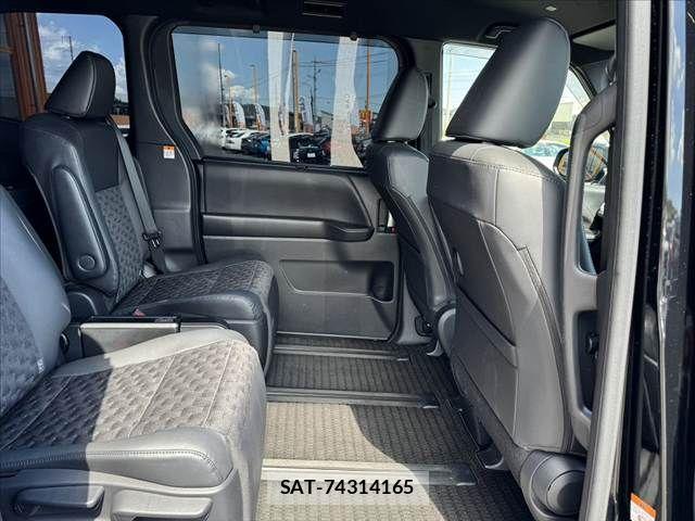Toyota VOXY 2022-10 8528103-16