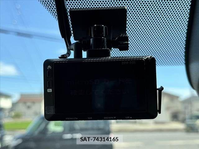 Toyota VOXY 2022-10 8528103-29