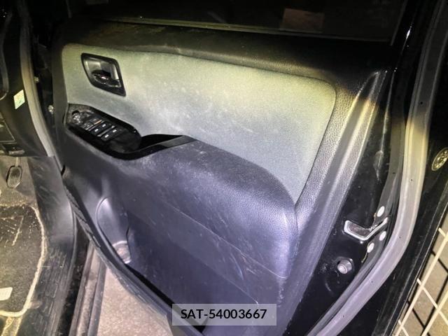 Toyota VOXY 2018-07 8528141-9