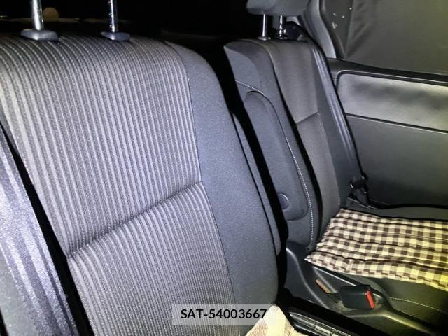 Toyota VOXY 2018-07 8528141-15
