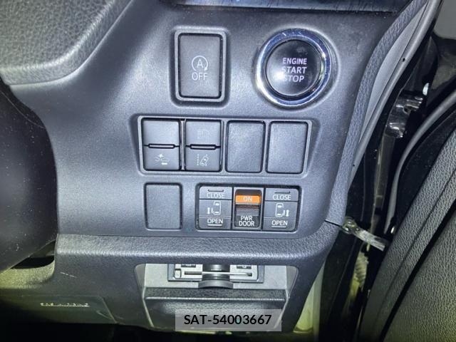 Toyota VOXY 2018-07 8528141-17