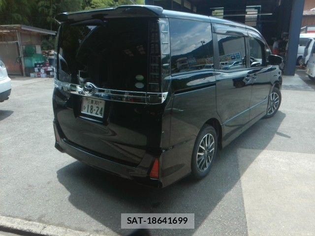 Toyota VOXY 2014-10 8528144-4