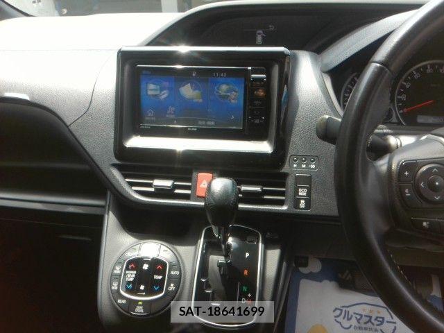 Toyota VOXY 2014-10 8528144-6