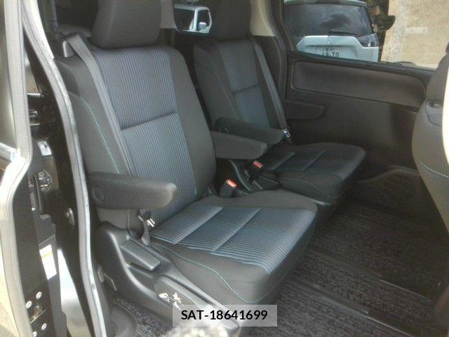 Toyota VOXY 2014-10 8528144-7