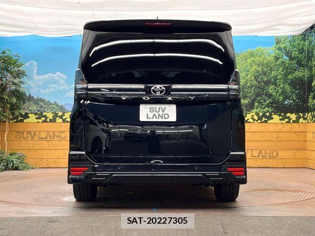 Toyota VOXY 2024-11 8528092-17